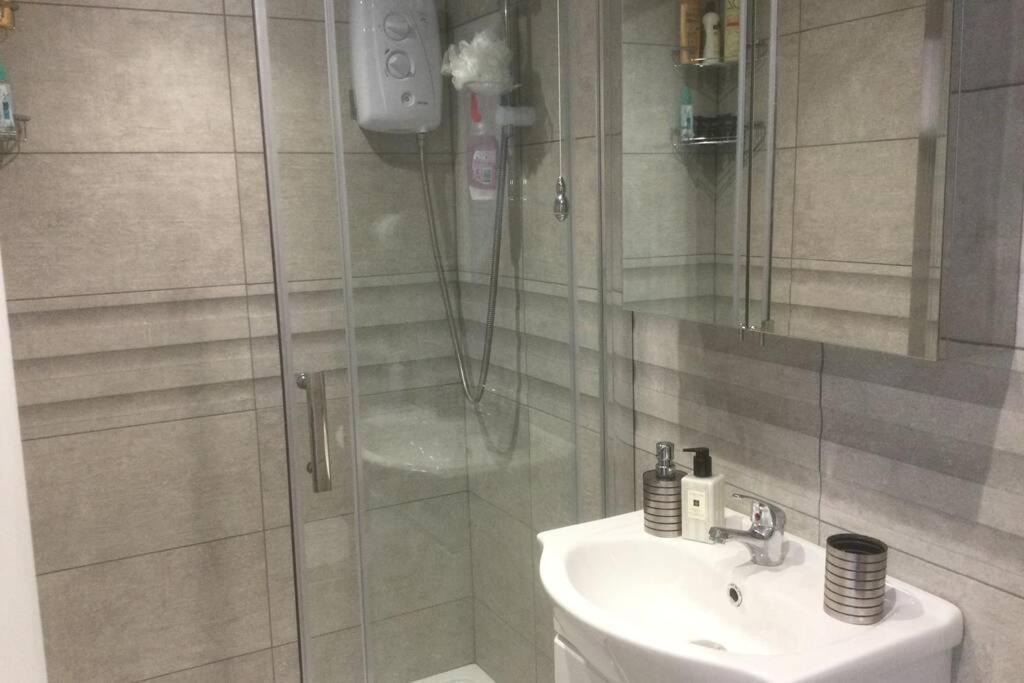 Leafy Lytham Central Lovely Ground Floor 1 Bedroom Apartment With Private Garden In Lytham Dog Friendly Літам-Сент-Еннс Екстер'єр фото