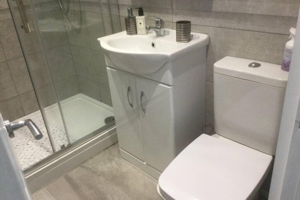 Leafy Lytham Central Lovely Ground Floor 1 Bedroom Apartment With Private Garden In Lytham Dog Friendly Літам-Сент-Еннс Екстер'єр фото