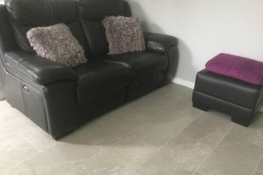 Leafy Lytham Central Lovely Ground Floor 1 Bedroom Apartment With Private Garden In Lytham Dog Friendly Літам-Сент-Еннс Екстер'єр фото
