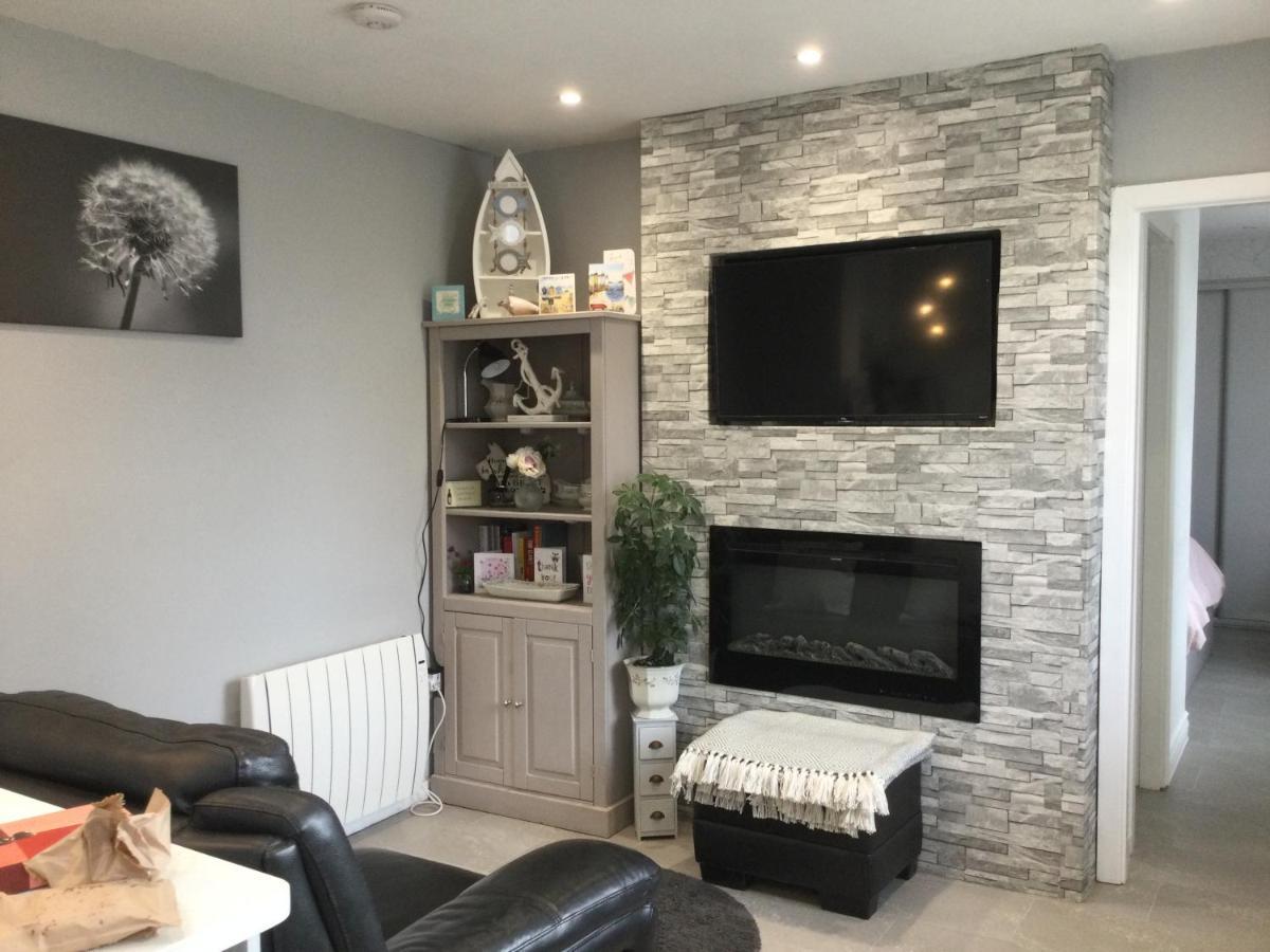Leafy Lytham Central Lovely Ground Floor 1 Bedroom Apartment With Private Garden In Lytham Dog Friendly Літам-Сент-Еннс Екстер'єр фото