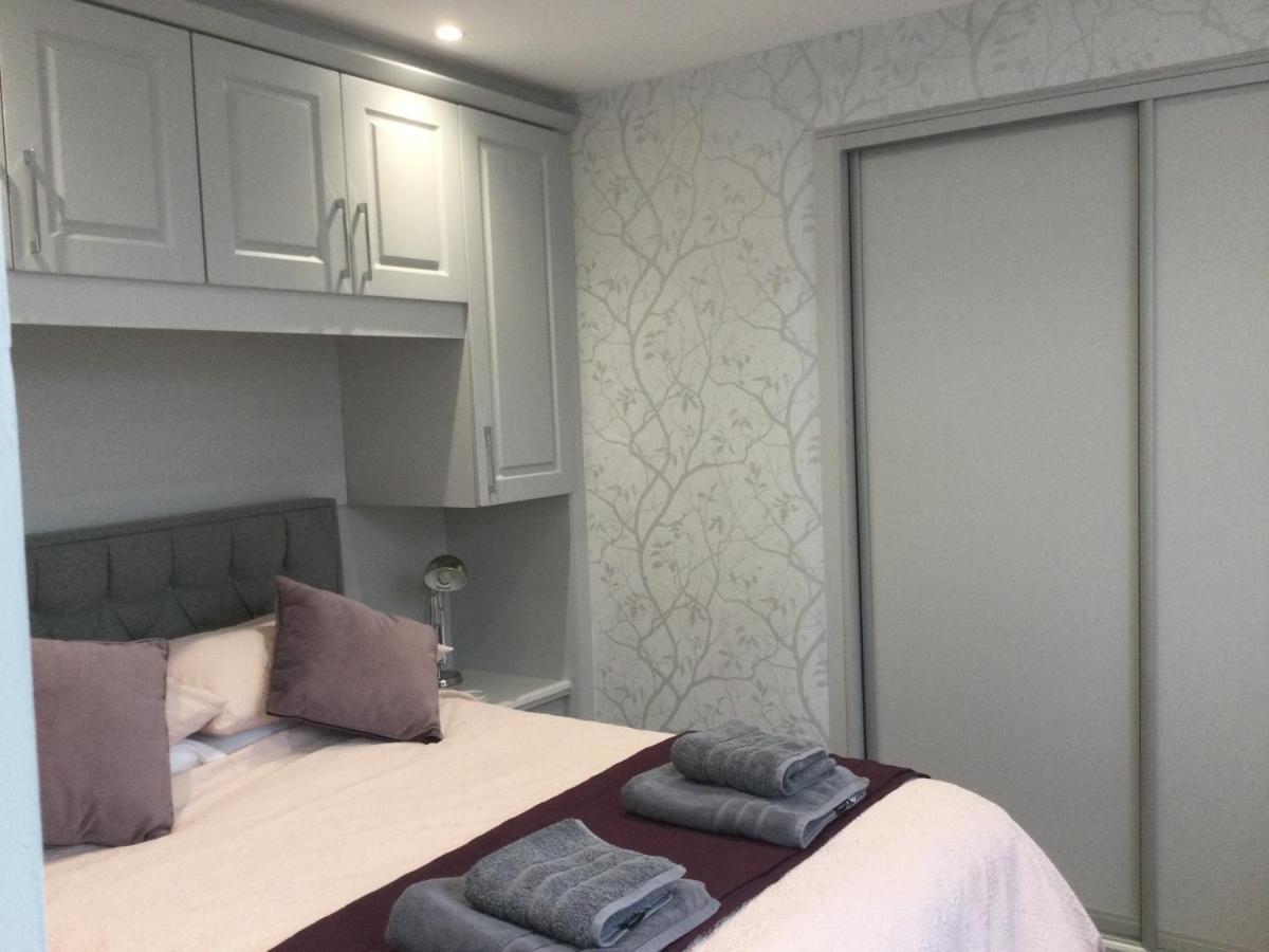 Leafy Lytham Central Lovely Ground Floor 1 Bedroom Apartment With Private Garden In Lytham Dog Friendly Літам-Сент-Еннс Екстер'єр фото