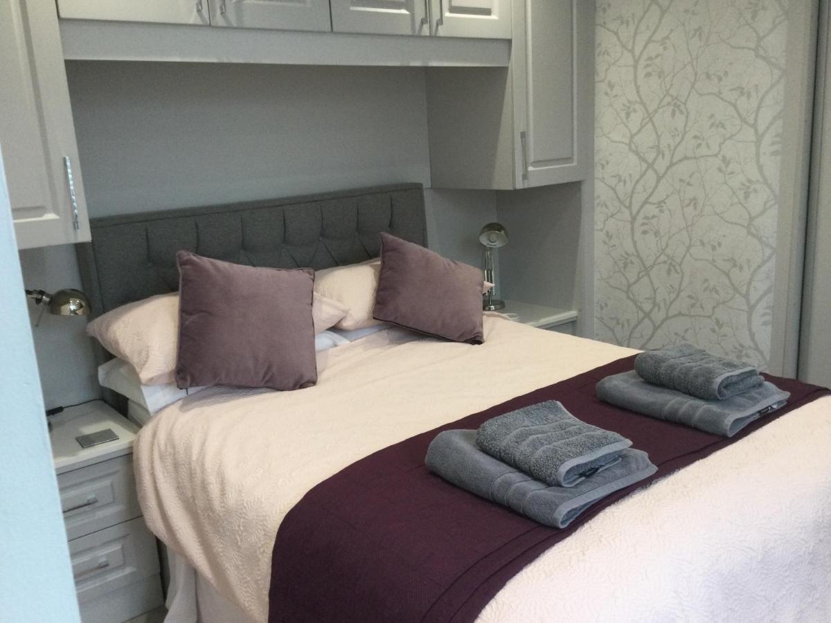 Leafy Lytham Central Lovely Ground Floor 1 Bedroom Apartment With Private Garden In Lytham Dog Friendly Літам-Сент-Еннс Екстер'єр фото